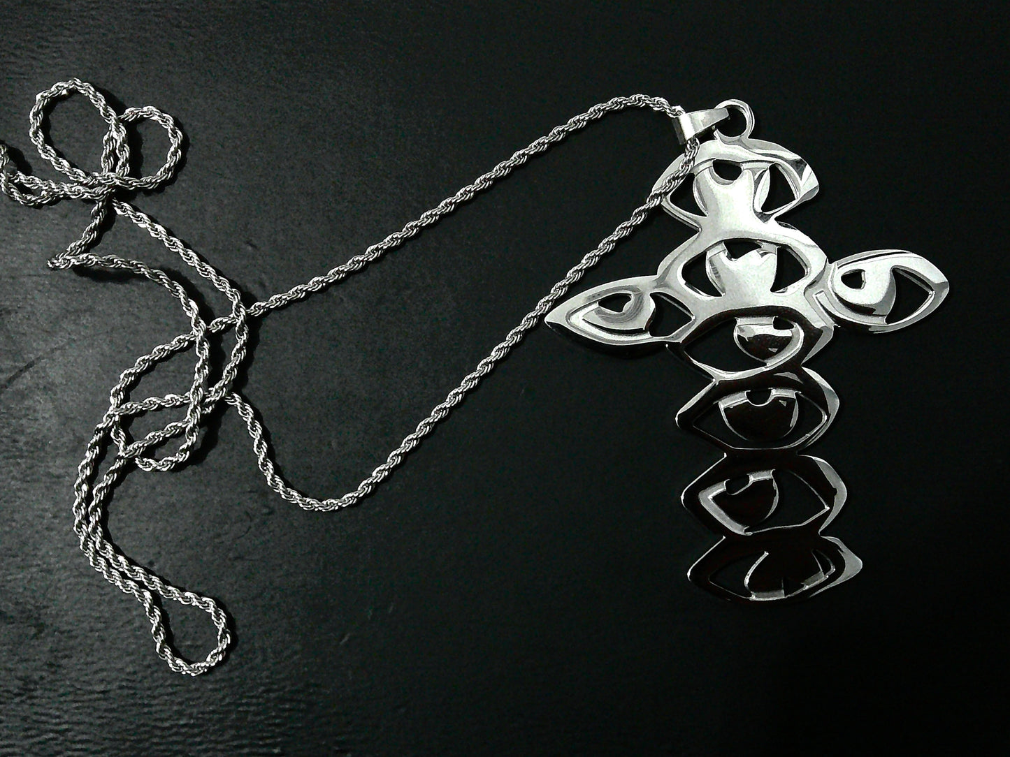 “CROSSEYE” Pendant Chain